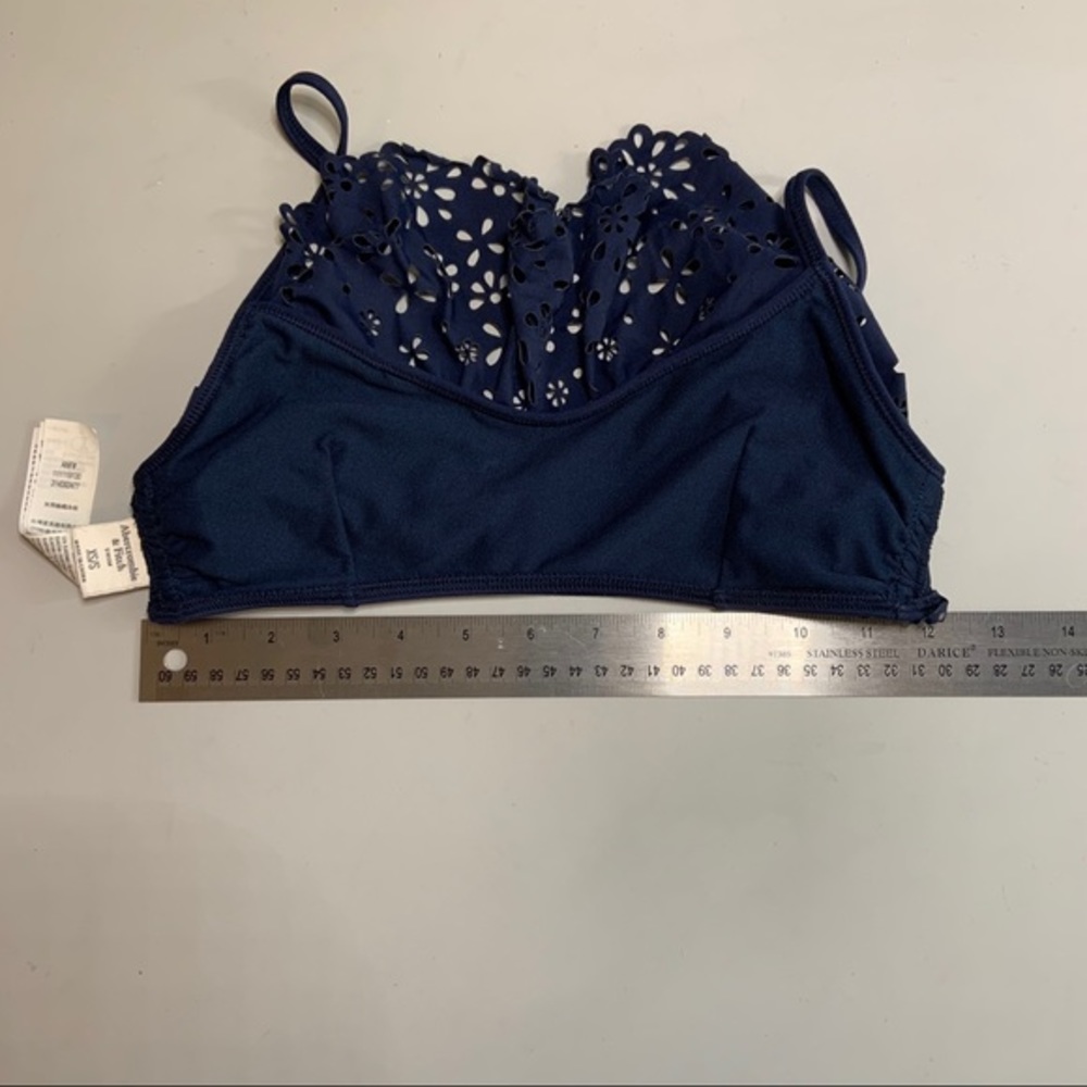 Abercrombie & Fitch laser cut ruffle bikin… - Picture 8 of 9